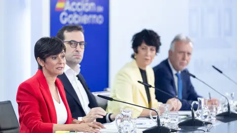 Varios ministros del Gobierno durante la rueda de prensa tras el consejo de ministros Varios ministros del Gobierno durante la rueda de prensa tras el consejo de ministros