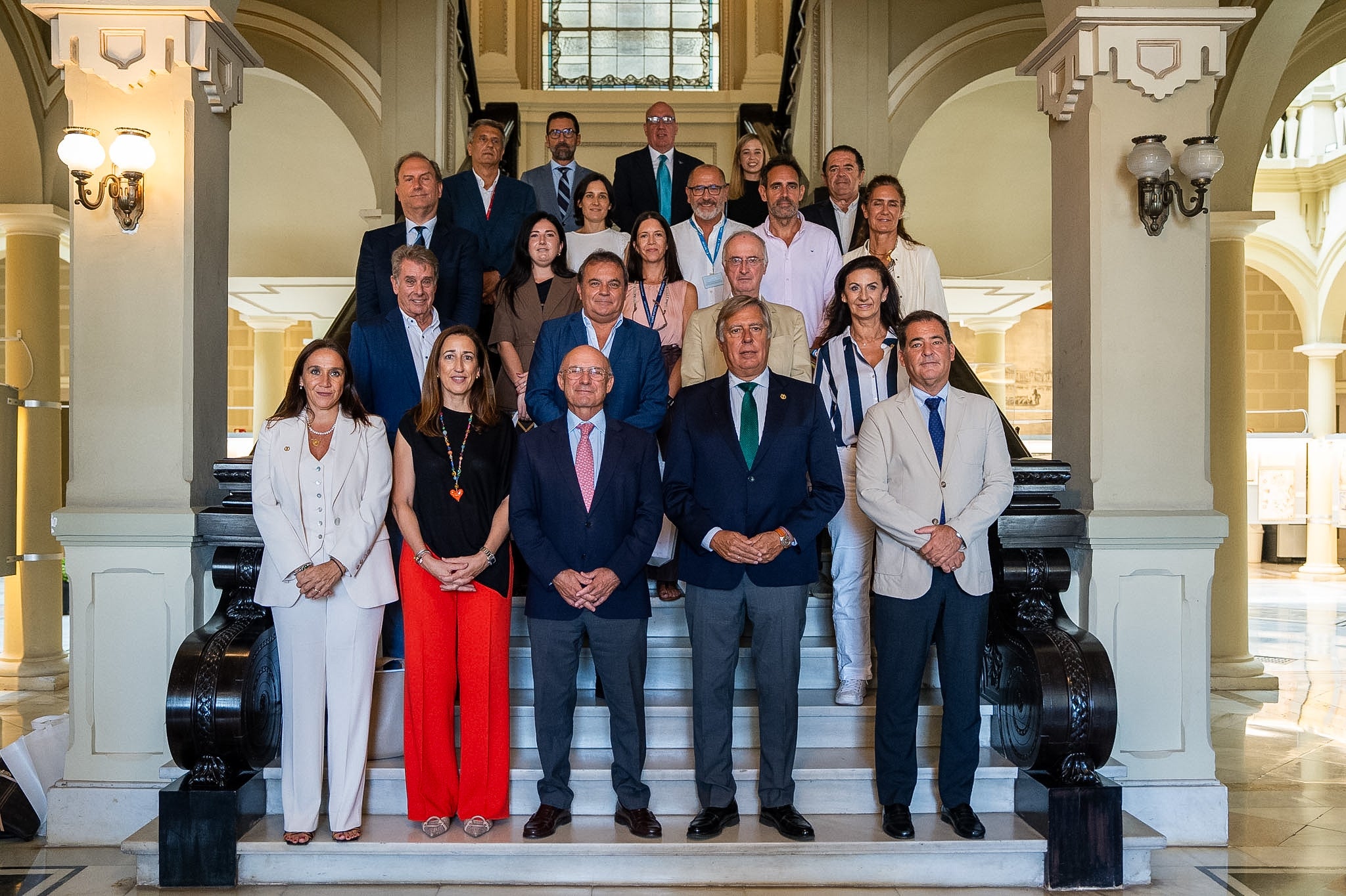 La Cámara de Comercio de Málaga celebra su Comité Ejecutivo en el Puerto de Málaga para reforzar la conexión con el tejido empresarial La Cámara de Comercio de Málaga celebra su Comité Ejecutivo en el Puerto de Málaga para reforzar la conexión con el tejido empresarial