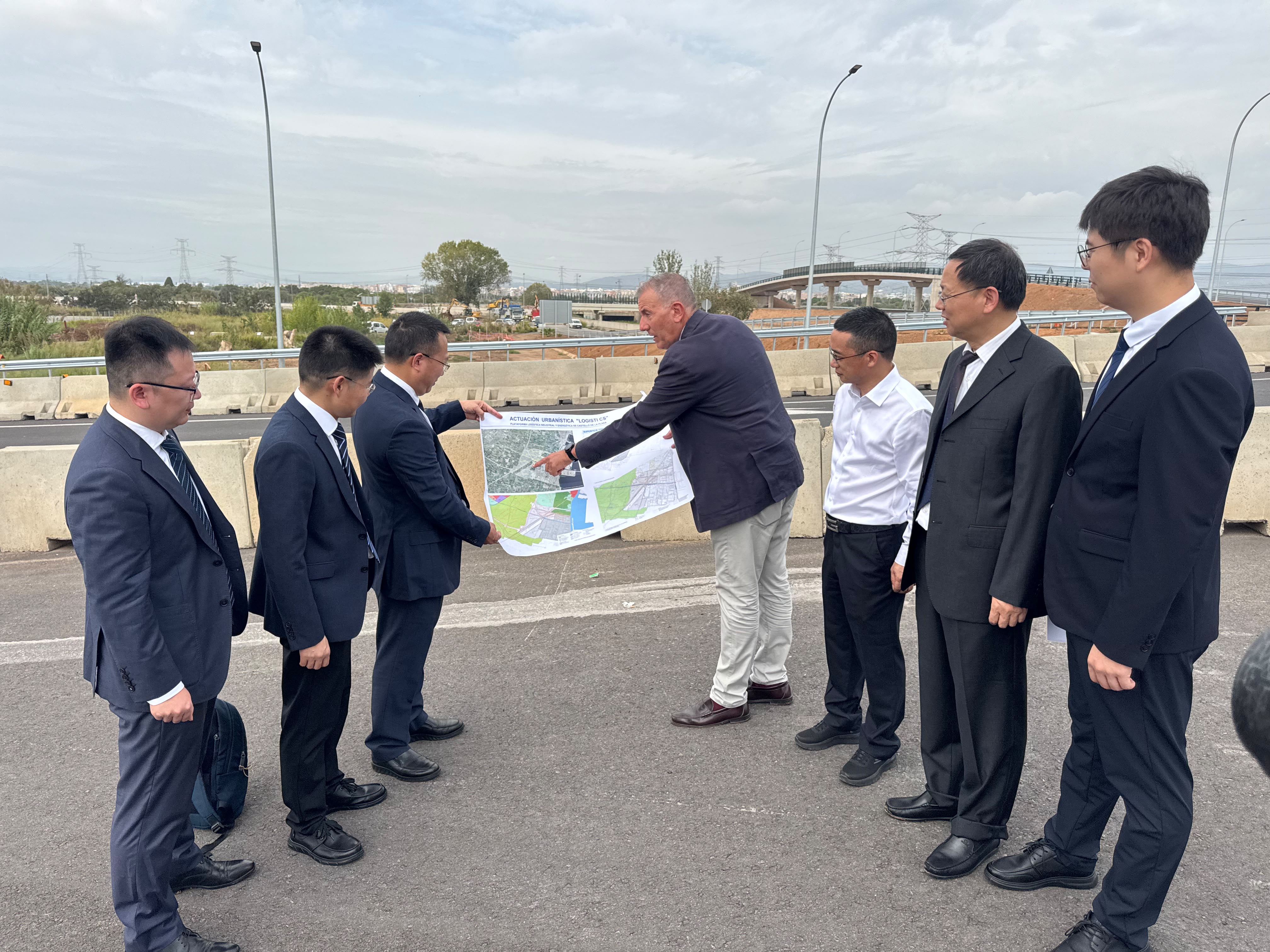 LogistiCS despierta el interés empresarial de una delegación de Yiwu durante su visita a Castellón LogistiCS despierta el interés empresarial de una delegación de Yiwu durante su visita a Castellón