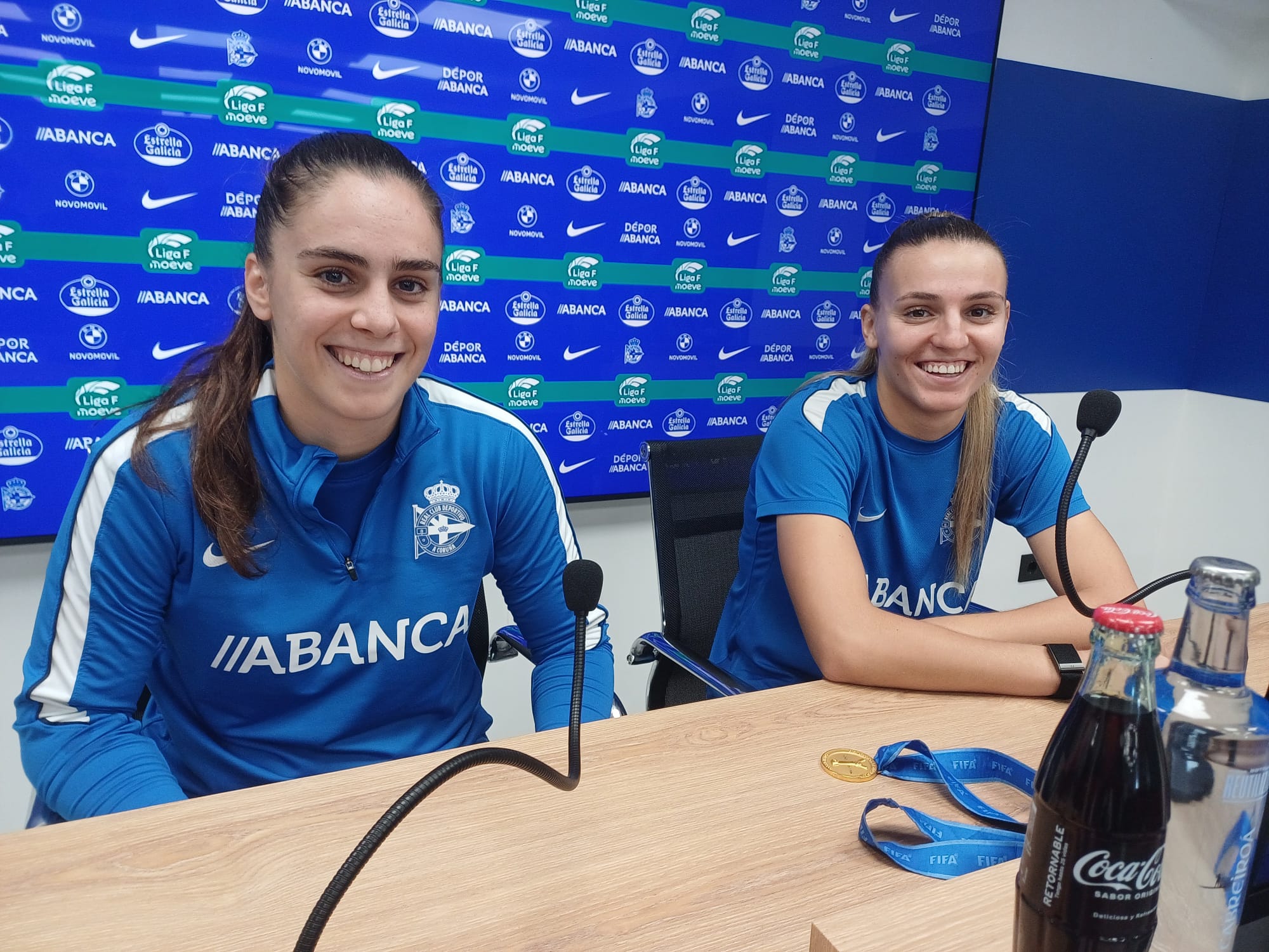 Ainoha Gómez y Marisa García, con la medalla de campeonas del Mundo Sub-20 Ainoha Gómez y Marisa García, con la medalla de campeonas del Mundo Sub-20