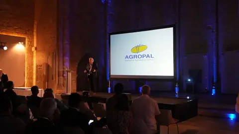 Agropal, con su planta NaturAvena, se convierte en referente internacional de la molinería industrial .
