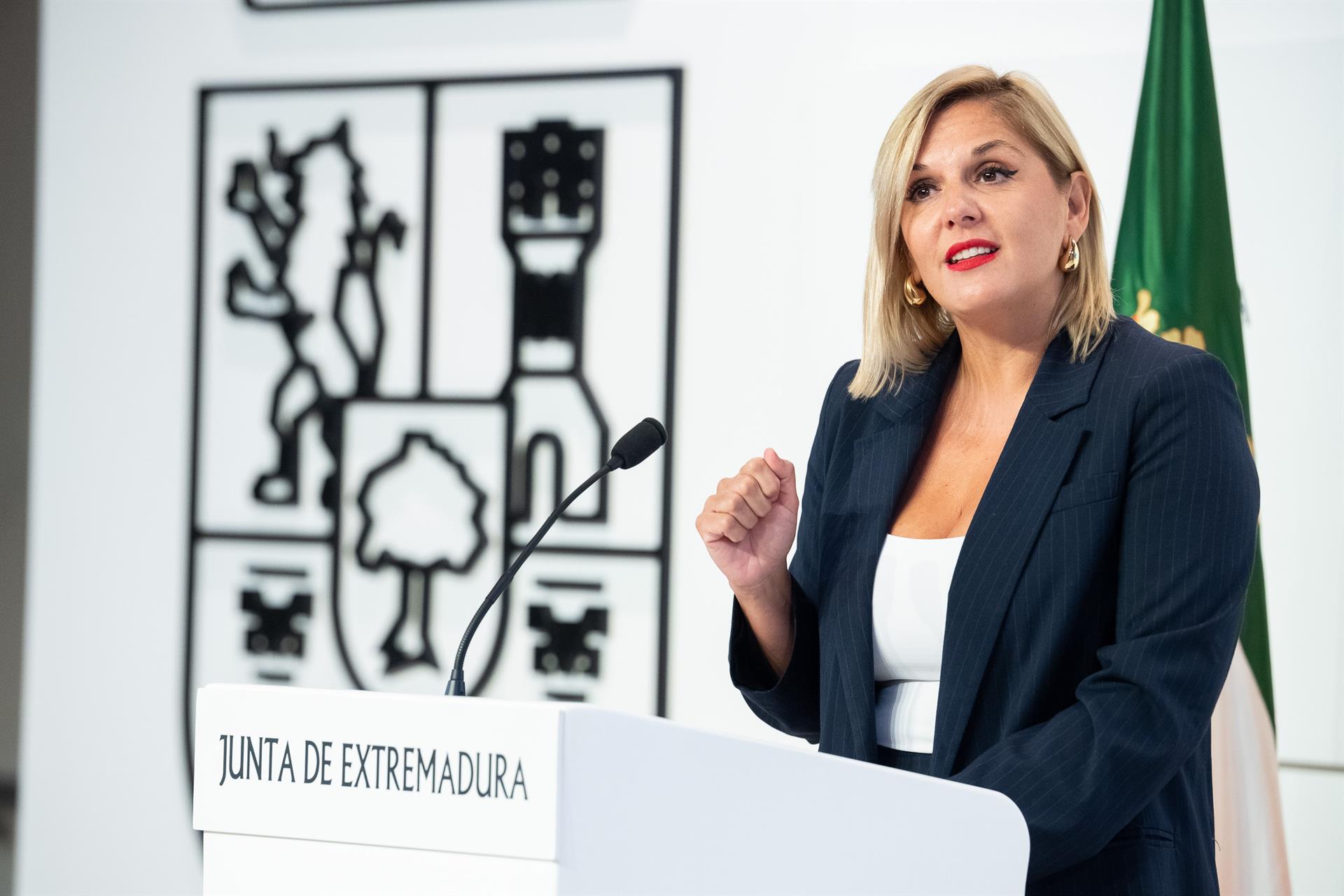 La Junta emplaza a los sindicatos a negociar la equiparación salarial de los funcionarios con los recursos disponibles La Junta emplaza a los sindicatos a negociar la equiparación salarial de los funcionarios con los recursos disponibles