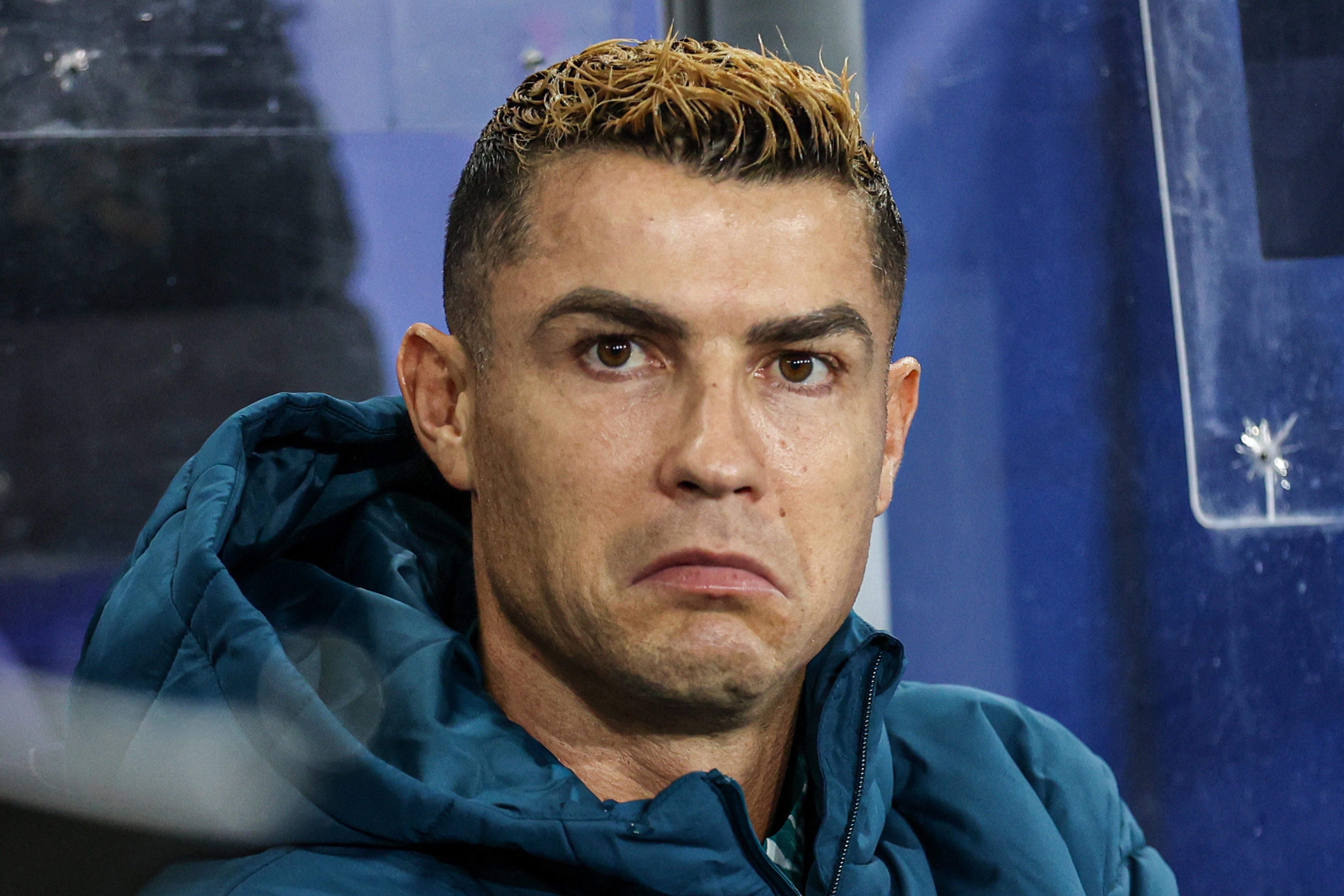 Cristiano Ronaldo en el banquillo durante el partido ante Noruega. Cristiano Ronaldo en el banquillo durante el partido ante Noruega.