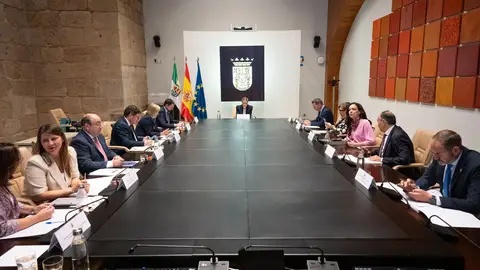 La Junta invierte más de 10 millones de euros en equipos de última generación para intervenciones de neurocirugía del SES La Junta invierte más de 10 millones de euros en equipos de última generación para intervenciones de neurocirugía del SES