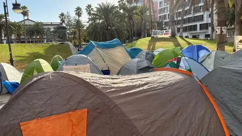 Imagen de la acampada en la Plaza de la Feria Imagen de la acampada en la Plaza de la Feria