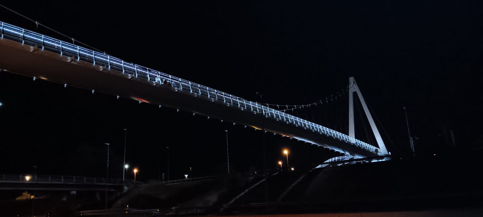 La Junta restablece la iluminación de la pasarela Ciudad Real-Miguelturra tras los dos ataques vandálicos sufridos La Junta restablece la iluminación de la pasarela Ciudad Real-Miguelturra tras los dos ataques vandálicos sufridos