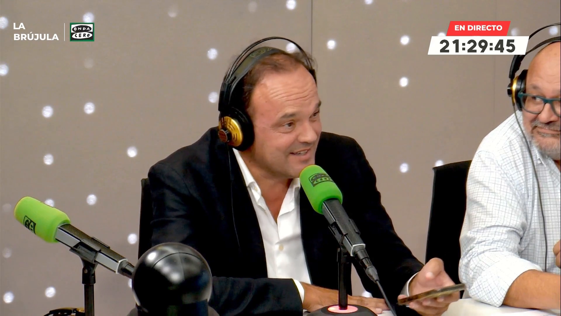 José Carlos Díez explica en La Brújula de la Economía los peligros de usar la IA como consejero inversor: "No sabe decidir" José Carlos Díez explica en La Brújula de la Economía los peligros de usar la IA como consejero inversor: "No sabe decidir"