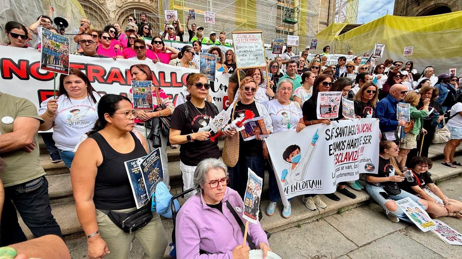 Santiago explora la vía judicial contra la empresa del SAF tras el retraso en el pago de las nóminas Santiago explora la vía judicial contra la empresa del SAF tras el retraso en el pago de las nóminas
