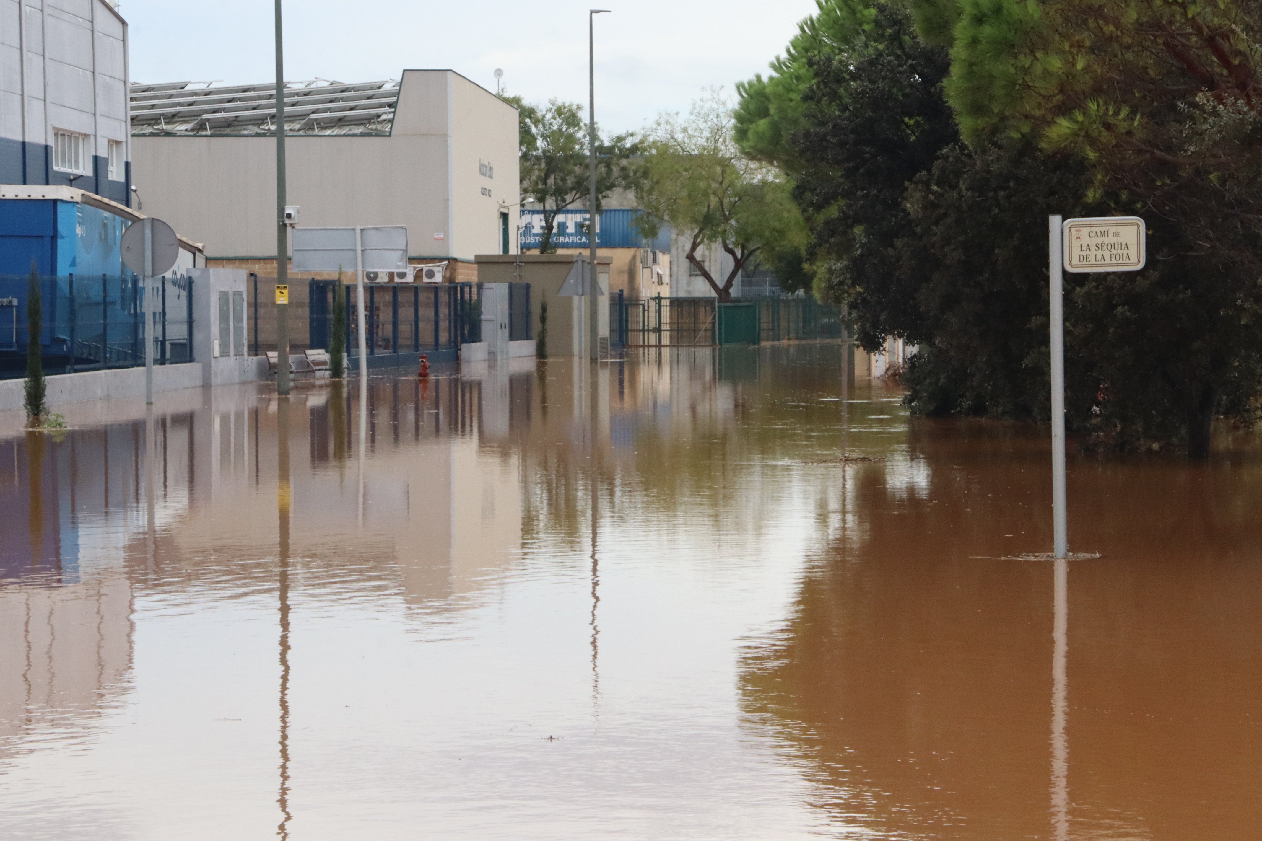 Intenses pluges a les Terres de l'Ebre: més de 260 litres acumulats i nombroses inundacions al Baix Ebre i el Montsià Intenses pluges a les Terres de l'Ebre: més de 260 litres acumulats i nombroses inundacions al Baix Ebre i el Montsià