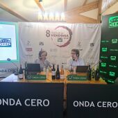 Pablo Rodríguez y Soledad de Juan durante el programa especial de Onda Agraria desde El Provencio