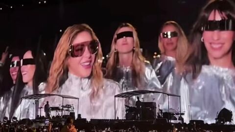 Eva Soriano sorprende como 'caminante' de Shakira en su s&eacute;ptimo concierto en Madrid