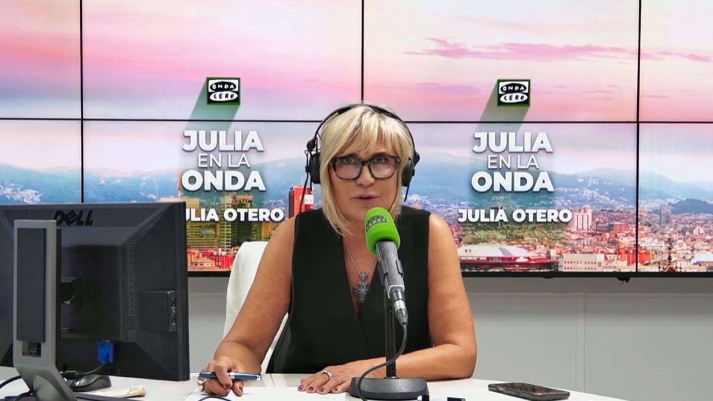 Imagen de Julia Otero durante la columna inicial de Julia en la onda
