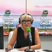 Imagen de Julia Otero durante la columna inicial de Julia en la onda Imagen de Julia Otero durante la columna inicial de Julia en la onda