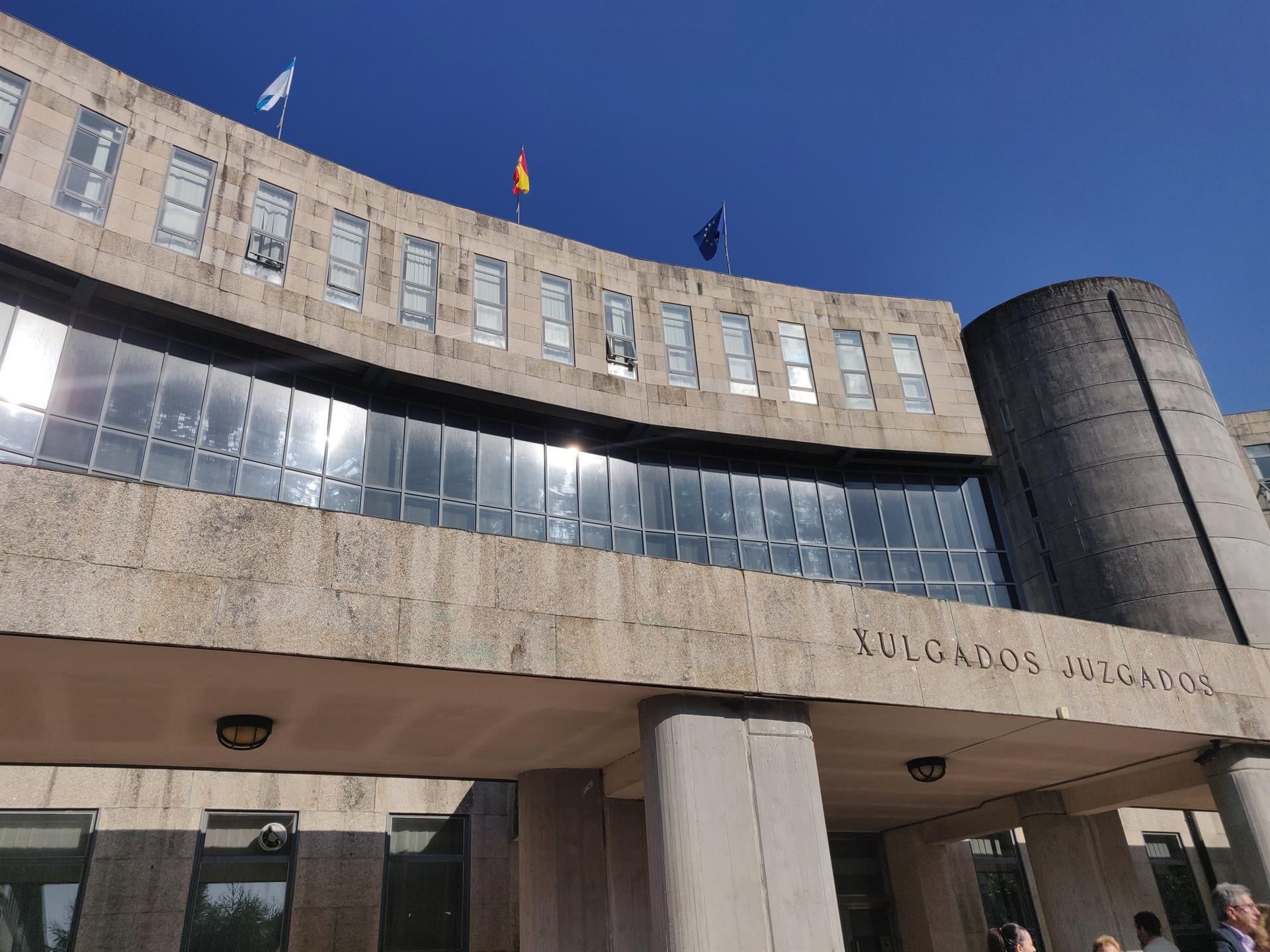 Tres condenados a un año y tres meses de prisión por ejercer violencia habitual contra cuatro menores en Santiago Tres condenados a un año y tres meses de prisión por ejercer violencia habitual contra cuatro menores en Santiago