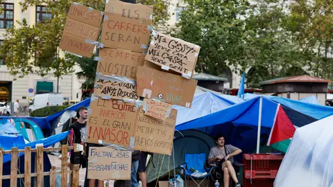 Una de las imágenes de la acampada de València por la crisis de la vivienda Una de las imágenes de la acampada de València por la crisis de la vivienda