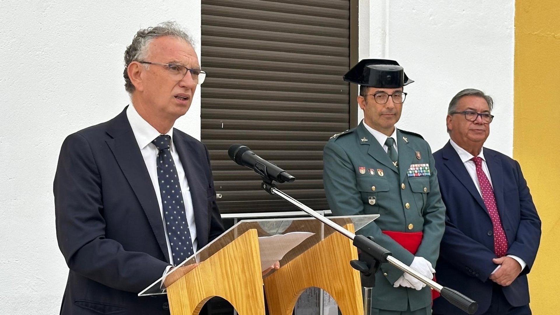 Quintana destaca la labor de la Guardia Civil en Almendralejo con motivo del centenario de su Casa Cuartel Quintana destaca la labor de la Guardia Civil en Almendralejo con motivo del centenario de su Casa Cuartel