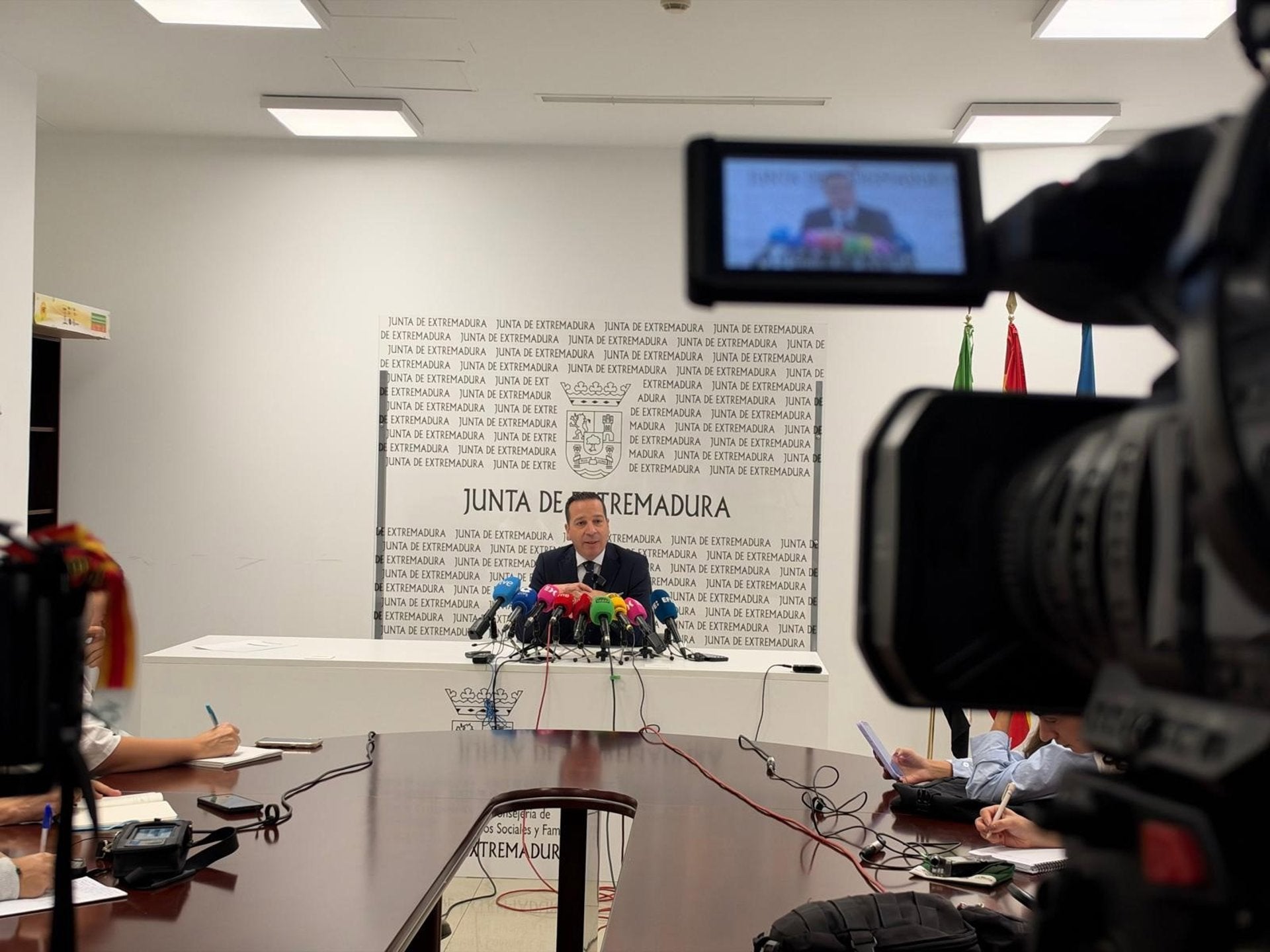 Extremadura presenta un recurso ante el Supremo contra el decreto que regula el reparto de menores migrantes Extremadura presenta un recurso ante el Supremo contra el decreto que regula el reparto de menores migrantes
