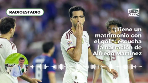 Mikel Merino celebra uno de los dos goles contra Croacia