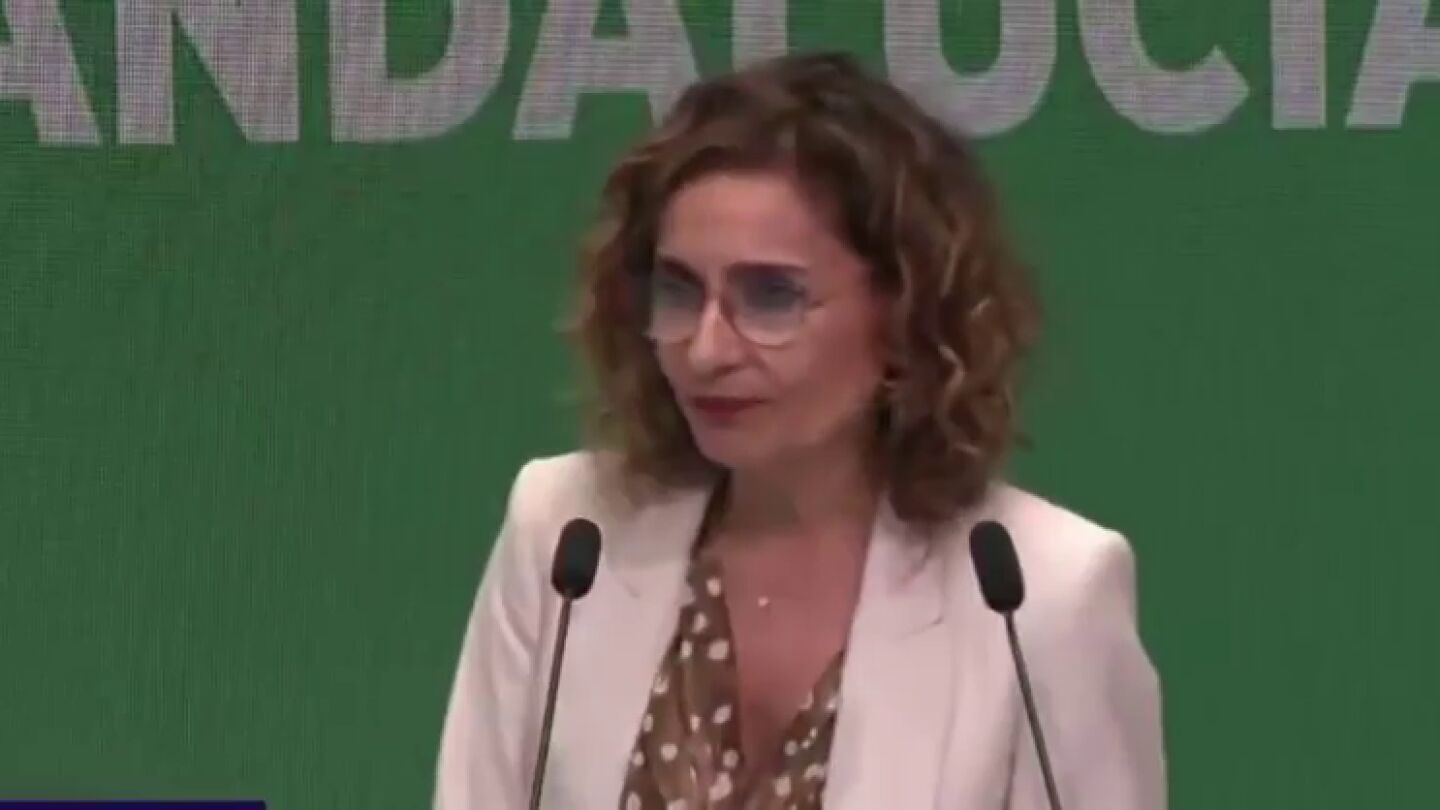 Montero se&ntilde;ala contra qui&eacute;n va la huelga general por la vivienda: "Se convoca contra la oposici&oacute;n"