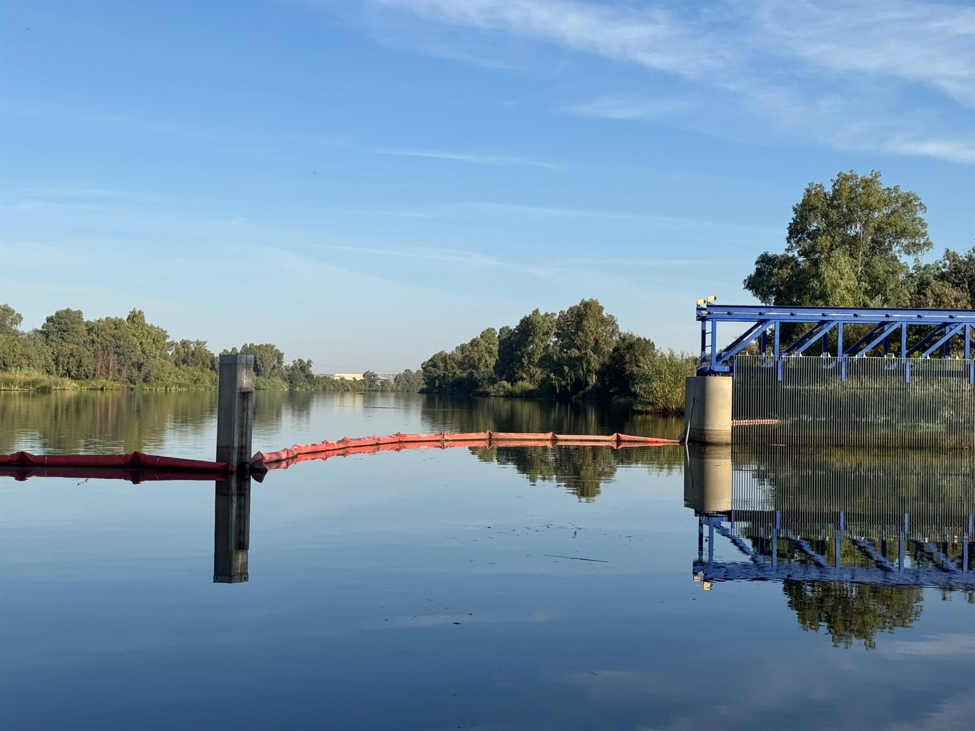 Las barreras de la CHG para combatir las especies exóticas demuestran su utilidad para contener los arrastres de cenizas Las barreras de la CHG para combatir las especies exóticas demuestran su utilidad para contener los arrastres de cenizas