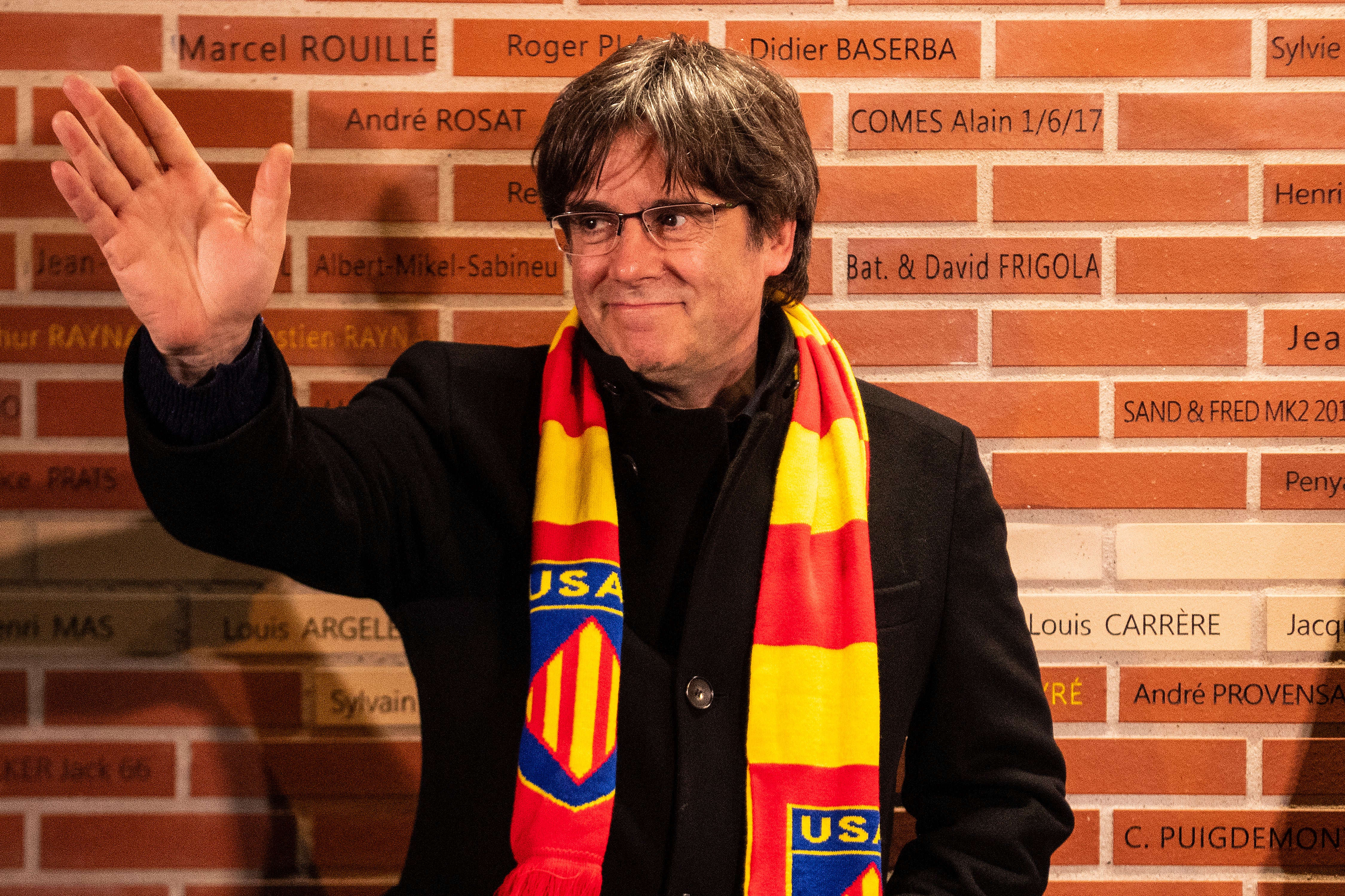 ¿Puede volver Puigdemont a España tras levantarse la orden de detención? Qué cambia ahora ¿Puede volver Puigdemont a España tras levantarse la orden de detención? Qué cambia ahora