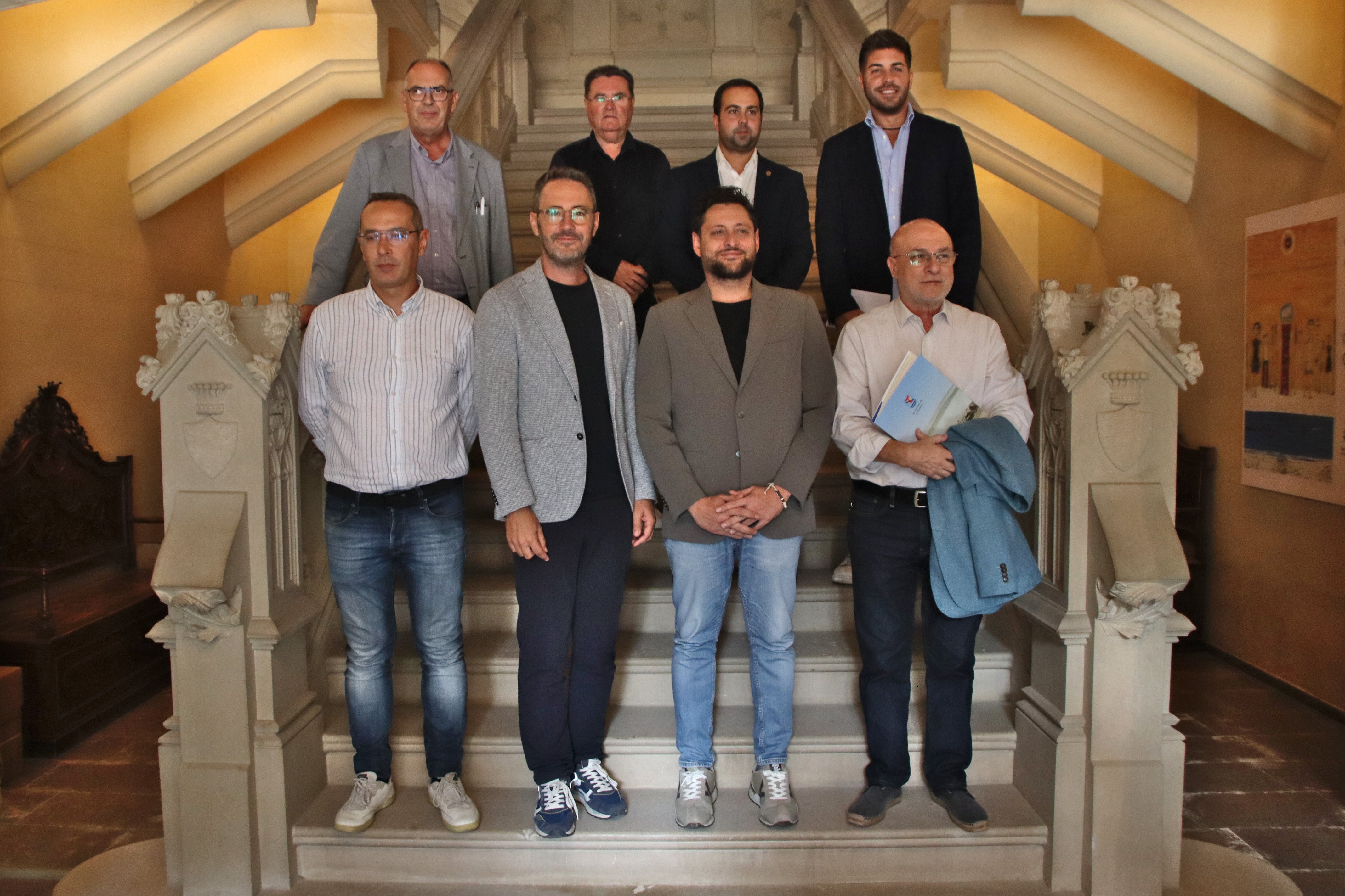 Els alcaldes de l'entorn de la petroquímica reclamen conèixer els riscos químics Els alcaldes de l'entorn de la petroquímica reclamen conèixer els riscos químics