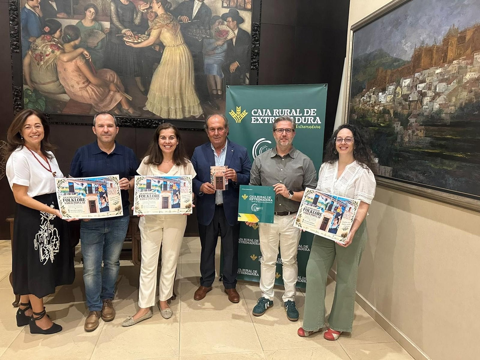 Caja Rural de Extremadura y Federación Extremeña de Folklore firman un convenio para la difusión de la cultura popular Caja Rural de Extremadura y Federación Extremeña de Folklore firman un convenio para la difusión de la cultura popular