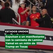 Un manifestante con la camiseta de Lamine Yamal expulsado de un mitin de Trump