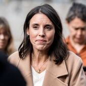 La secretaria general de Podemos, Irene Montero, atiende a los medios de comunicación, en la Plaza del Museo Nacional Reina Sofía