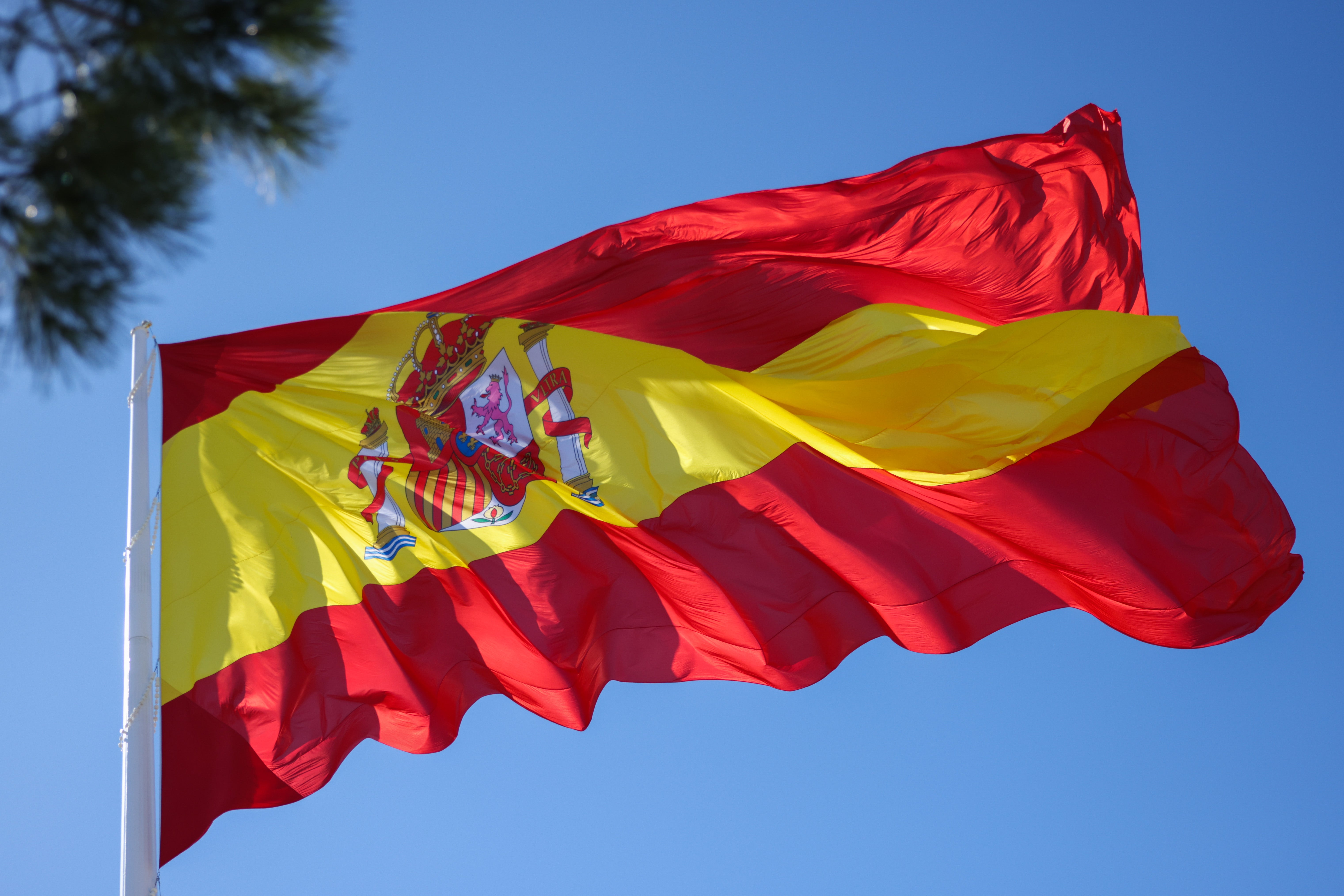Imagen de archivo de una bandera de España. Imagen de archivo de una bandera de España.