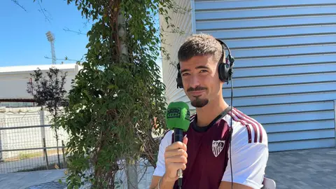 Kike Salas, con el micrófono de Onda Cero. Kike Salas, con el micrófono de Onda Cero.