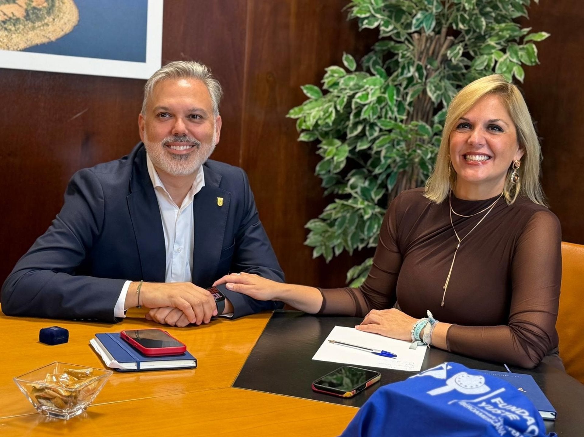 Fernando Pizarro aborda con Elena Manzano las líneas estratégicas de la Fundación Yuste para el periodo 2027-2030 Fernando Pizarro aborda con Elena Manzano las líneas estratégicas de la Fundación Yuste para el periodo 2027-2030