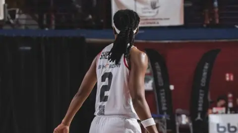 Sheppard anotó 31 puntos e iguala la marca de Gatling Sheppard anotó 31 puntos e iguala la marca de Gatling
