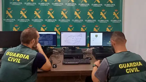 Agentes de la Guardia Civil Agentes de la Guardia Civil