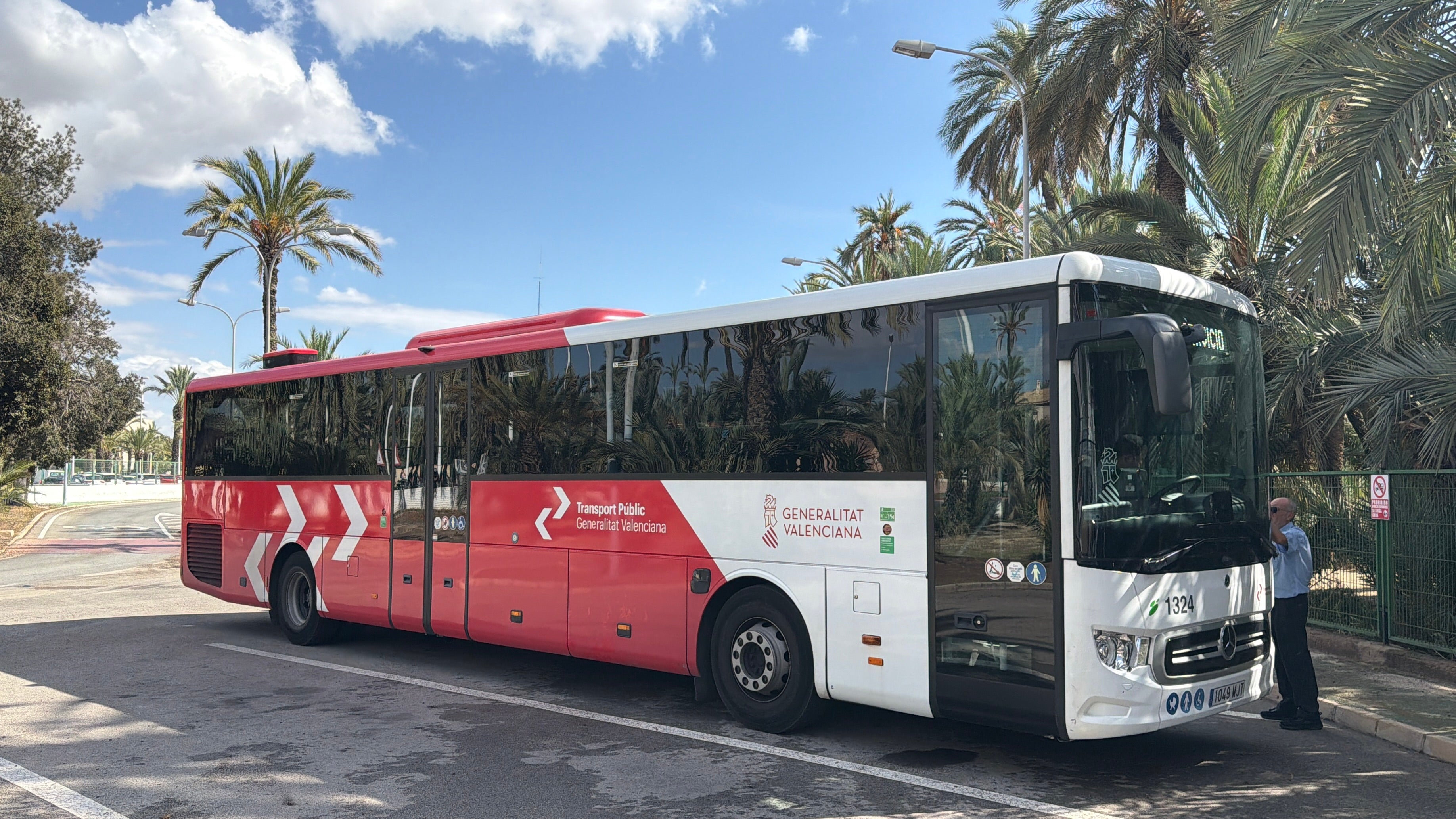 Elche urge a la Generalitat mejoras en el servicio de autobús a la Universidad de Alicante Elche urge a la Generalitat mejoras en el servicio de autobús a la Universidad de Alicante