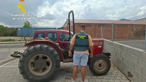 Detenido en Sierra Engarcerán por vender un tractor sin permiso de su propietario Detenido en Sierra Engarcerán por vender un tractor sin permiso de su propietario
