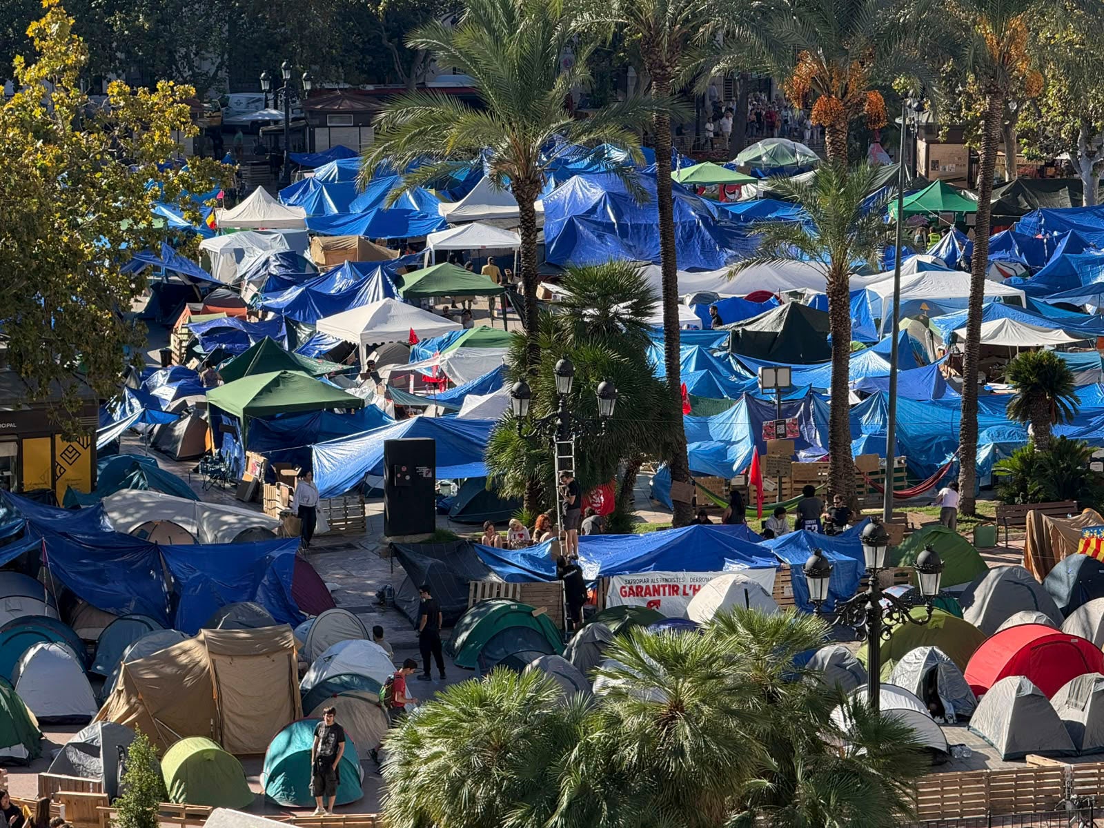 La acampada de Valencia recordará a Maricarmen con un homenaje tras convertirse en símbolo de la lucha por la vivienda La acampada de Valencia recordará a Maricarmen con un homenaje tras convertirse en símbolo de la lucha por la vivienda