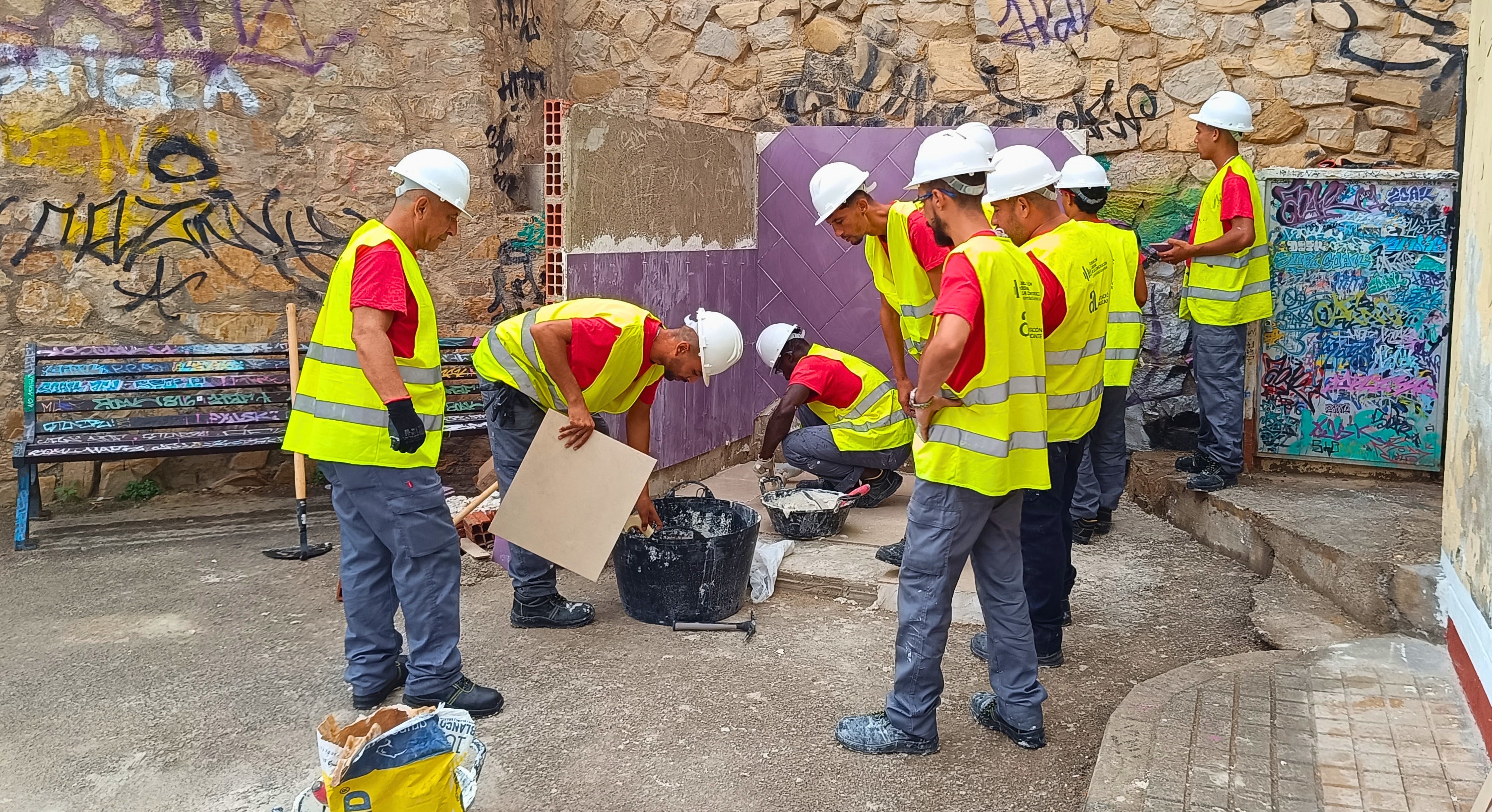 Éxito del curso de solados y alicatados impulsado por Villajoyosa y la Fundación Laboral de la Construcción Éxito del curso de solados y alicatados impulsado por Villajoyosa y la Fundación Laboral de la Construcción