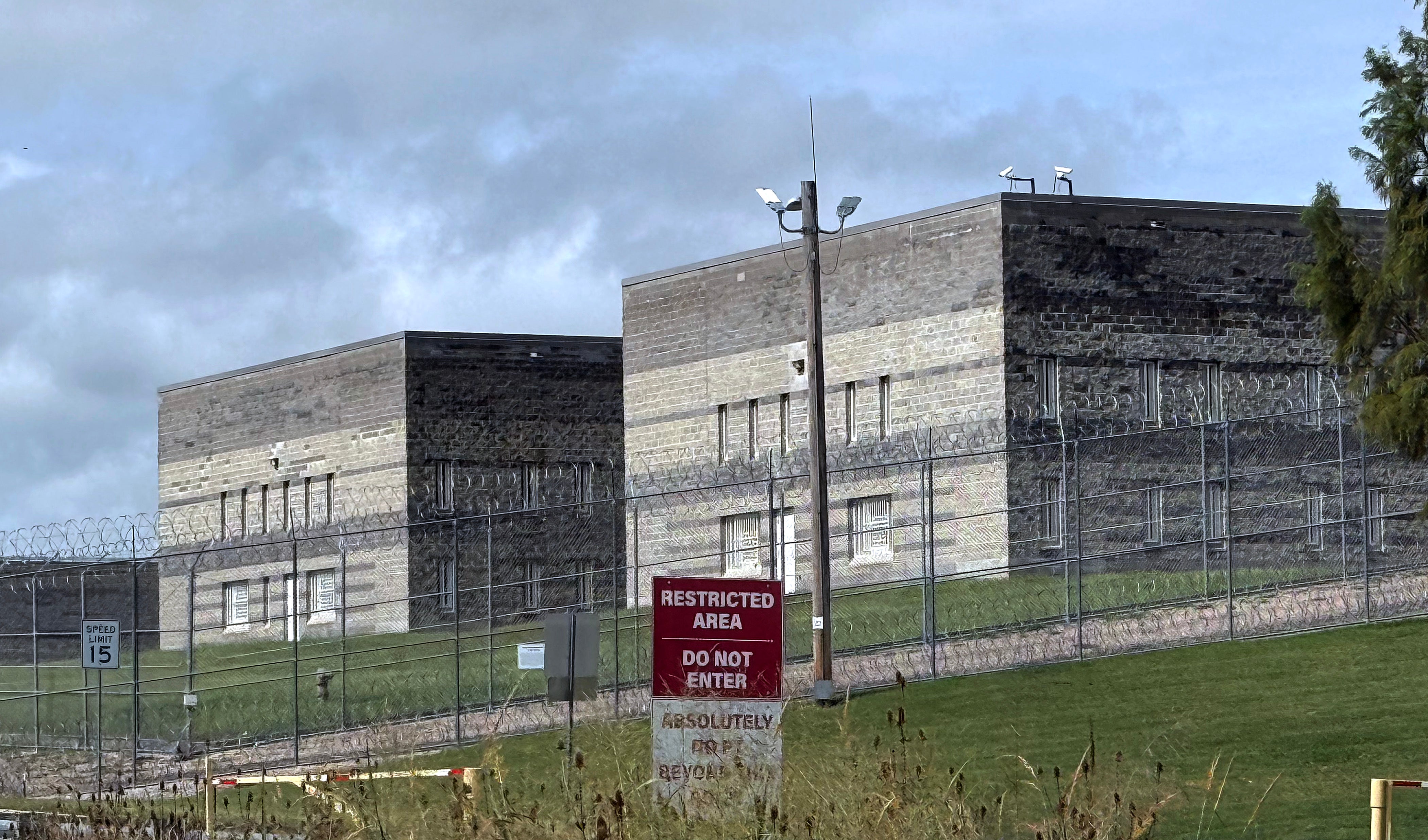El centro penitenciario disciplinario de las Fuerzas Armadas de Estados Unidos, donde Nidal Malik Hasan se encuentra recluido en el corredor de la muerte. El centro penitenciario disciplinario de las Fuerzas Armadas de Estados Unidos, donde Nidal Malik Hasan se encuentra recluido en el corredor de la muerte.