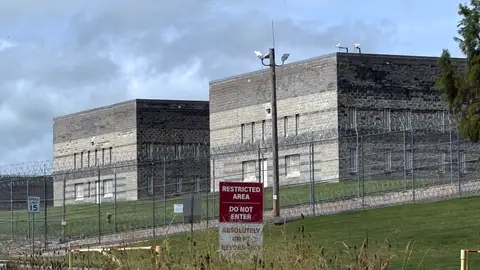 El centro penitenciario disciplinario de las Fuerzas Armadas de Estados Unidos, donde Nidal Malik Hasan se encuentra recluido en el corredor de la muerte. El centro penitenciario disciplinario de las Fuerzas Armadas de Estados Unidos, donde Nidal Malik Hasan se encuentra recluido en el corredor de la muerte.