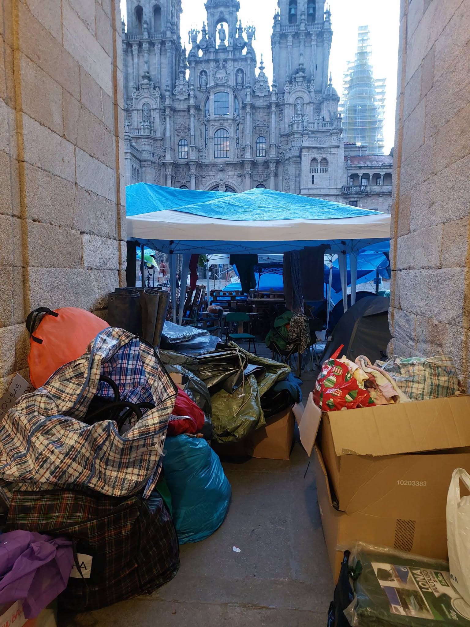 Apatrigal señala que "la Plaza del Obradoiro es el kilómetro cero de Europa, Patrimonio de la Humanidad y no es el lugar más adecuado para una acampada" Apatrigal señala que "la Plaza del Obradoiro es el kilómetro cero de Europa, Patrimonio de la Humanidad y no es el lugar más adecuado para una acampada"