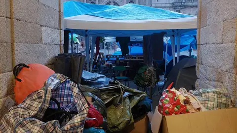 Apatrigal señala que "la Plaza del Obradoiro es el kilómetro cero de Europa, Patrimonio de la Humanidad y no es el lugar más adecuado para una acampada" Apatrigal señala que "la Plaza del Obradoiro es el kilómetro cero de Europa, Patrimonio de la Humanidad y no es el lugar más adecuado para una acampada"