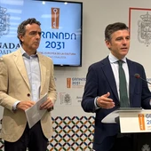 El Ayuntamiento de Granada acusa al Gobierno de España de permitir la acampada en la explanada del Palacio de Congresos El Ayuntamiento de Granada acusa al Gobierno de España de permitir la acampada en la explanada del Palacio de Congresos
