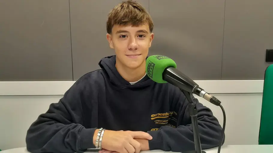 Hugo Bastián apunta a promesa de la gimnasia artística masculina Hugo Bastián apunta a promesa de la gimnasia artística masculina