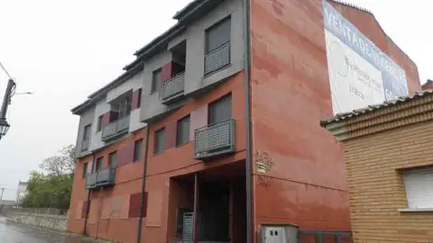 Denuncian el abandono del gobierno de 57 viviendas públicas en Trijueque Denuncian el abandono del gobierno de 57 viviendas públicas en Trijueque