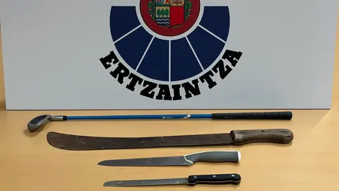 Armas blancas incautadas por la Ertzaintza Armas blancas incautadas por la Ertzaintza