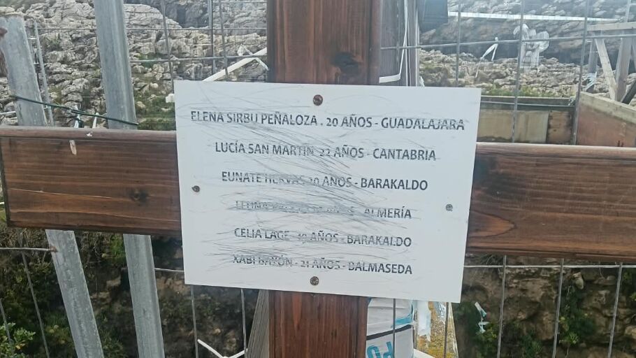 Aparece vandalizada la placa conmemorativa a las víctimas de El Bocal