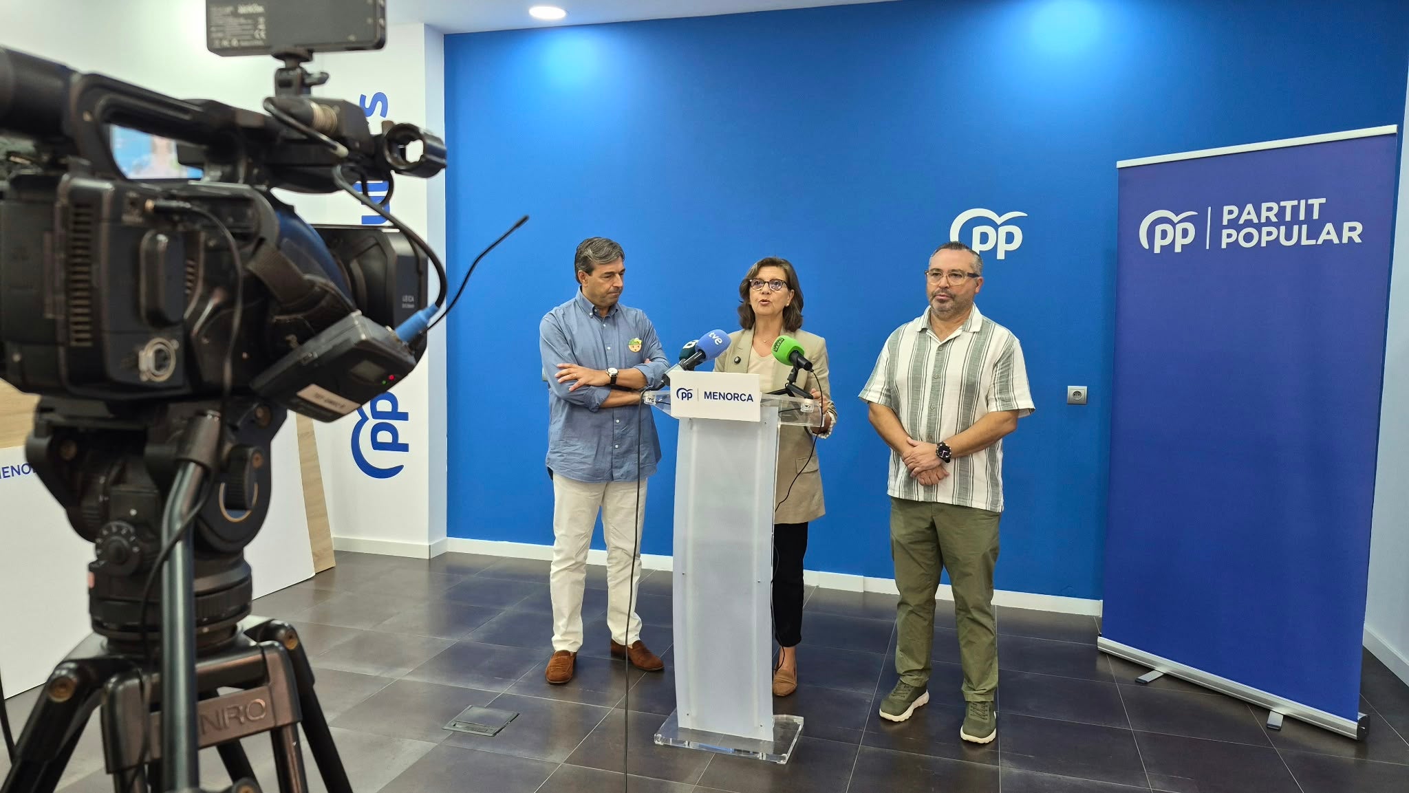 El PP de Maó denuncia una diferencia de 12 millones de litros en los informes sobre el agua transportada en camiones cisterna El PP de Maó denuncia una diferencia de 12 millones de litros en los informes sobre el agua transportada en camiones cisterna