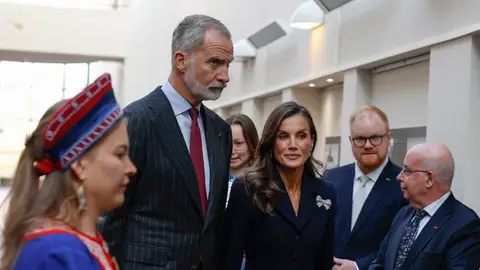 El rey Felipe VI y la reina Letizia, en uno de los actos de su visita a Finlandia El rey Felipe VI y la reina Letizia, en uno de los actos de su visita a Finlandia/ EFE/ J.J.Guillen