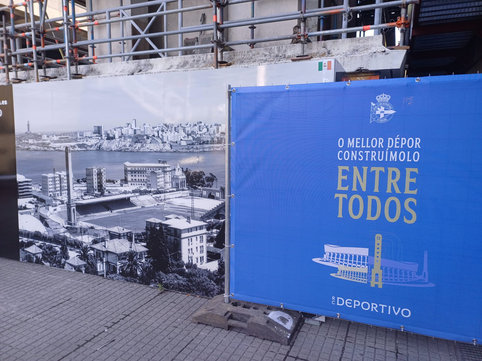 Obras de la Torre de Marathon con el mensaje de unidad del deportivismo Obras de la Torre de Marathon con el mensaje de unidad del deportivismo
